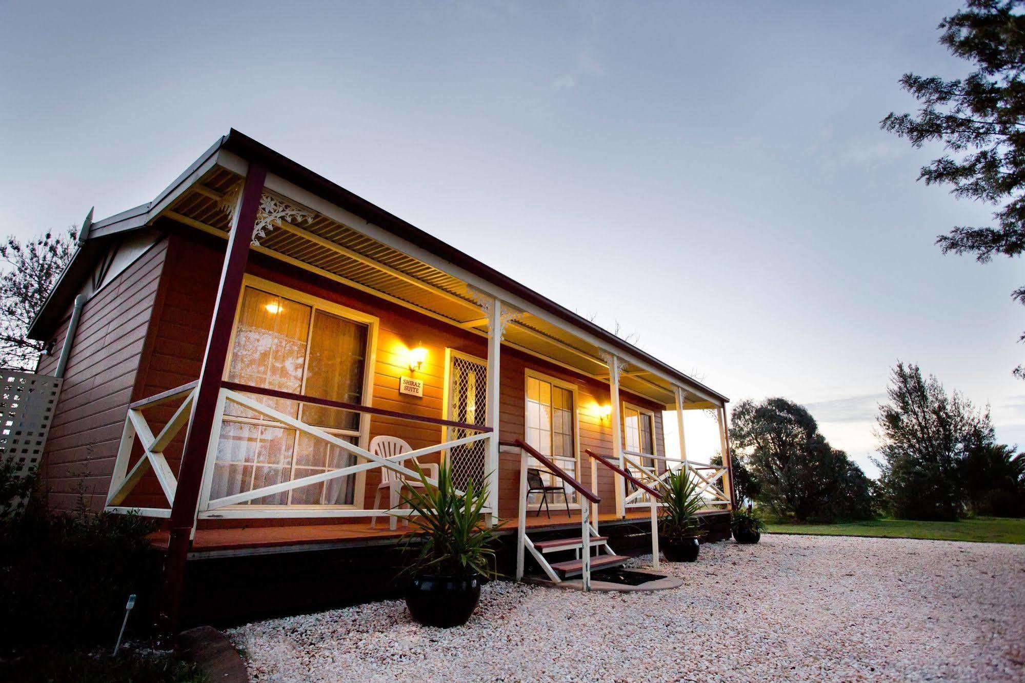 Walkabout Motel Rutherglen Buitenkant foto