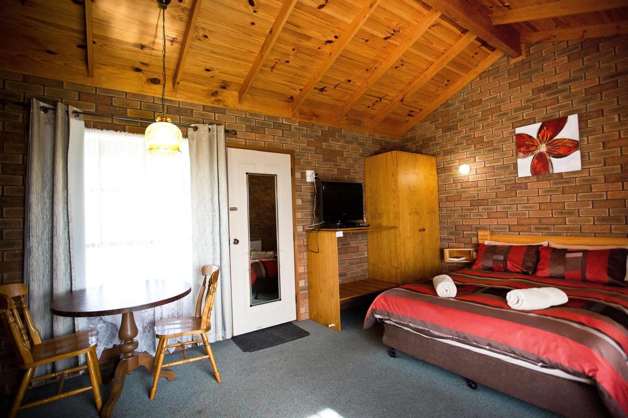 Walkabout Motel Rutherglen Buitenkant foto